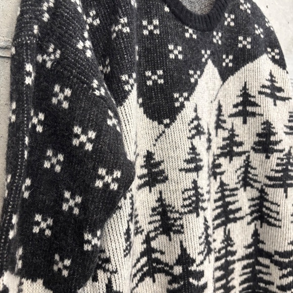 J.Crew Snow Cabin Forest Wool Sweater, Size XL - Picture 5 of 11